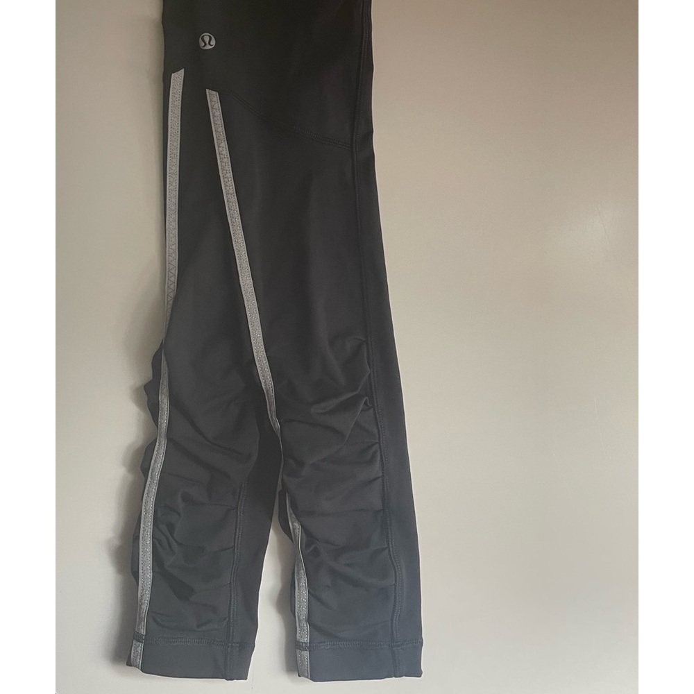 Lululemon RUN FULL TILT Ruched, Ruffle, Reflective Tights - Picture 3 of 5